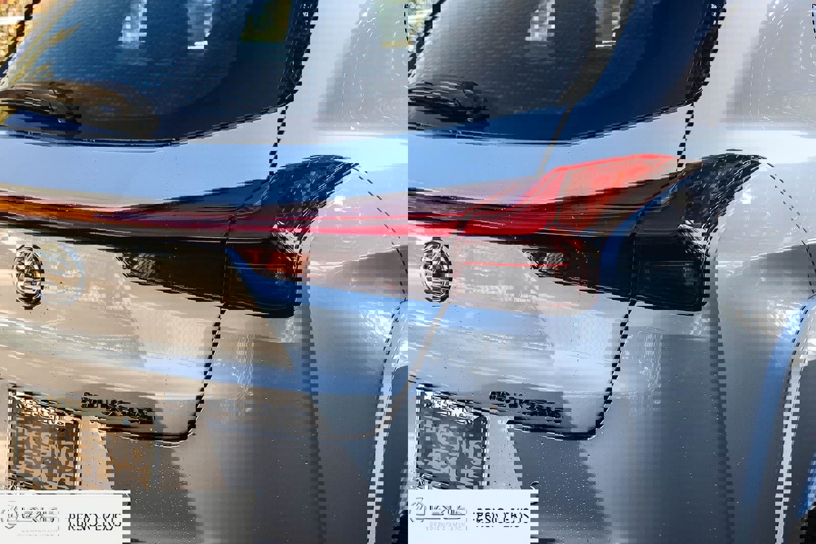 New 2026 Lexus UX 300h UX 300h F SPORT DESIGN AWD image 7