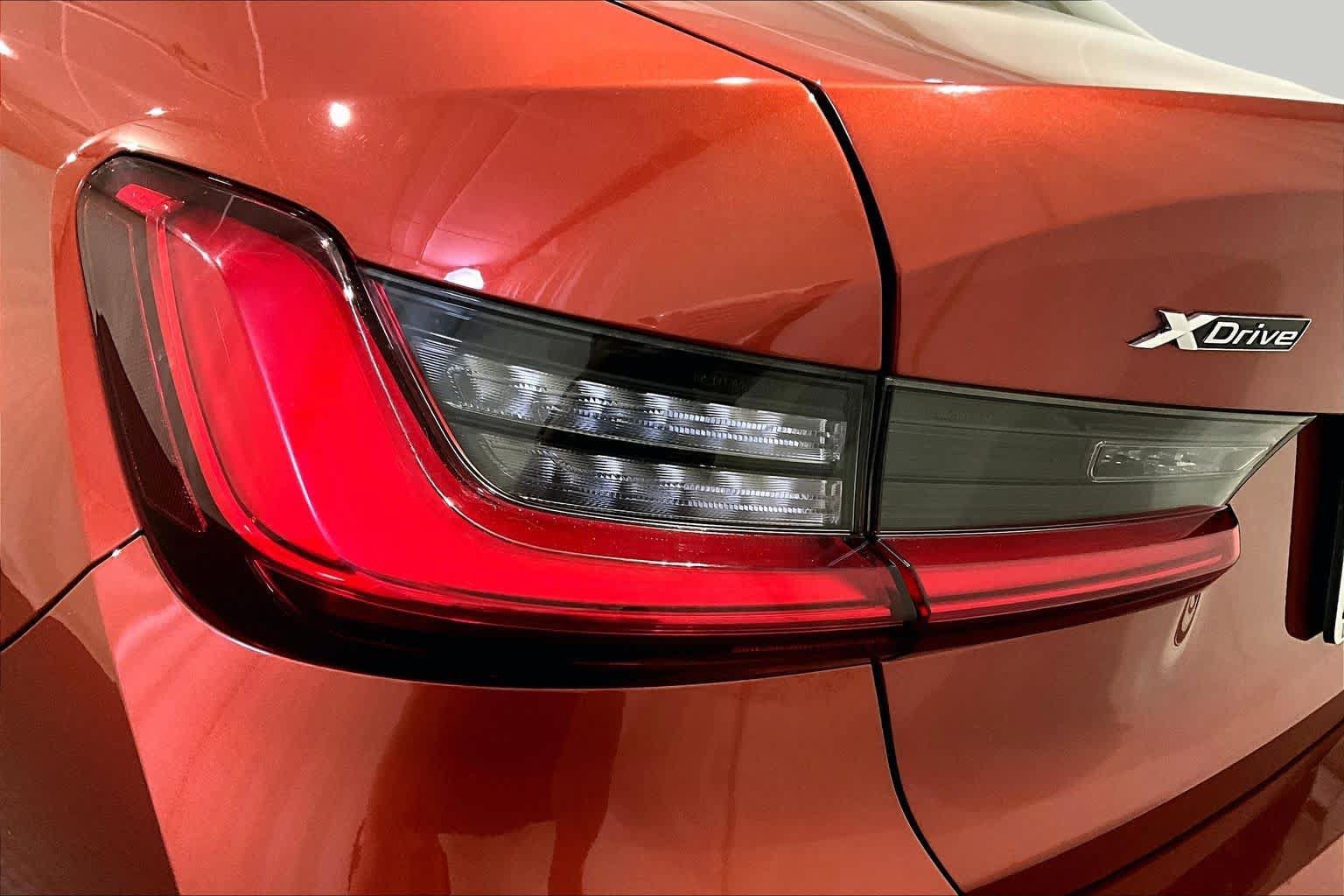 Used 2019 BMW 330i xDrive Sedan w/ Premium Package AWD/4WD image 27