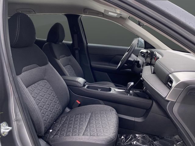 Certified 2025 Nissan Kicks SV image 26