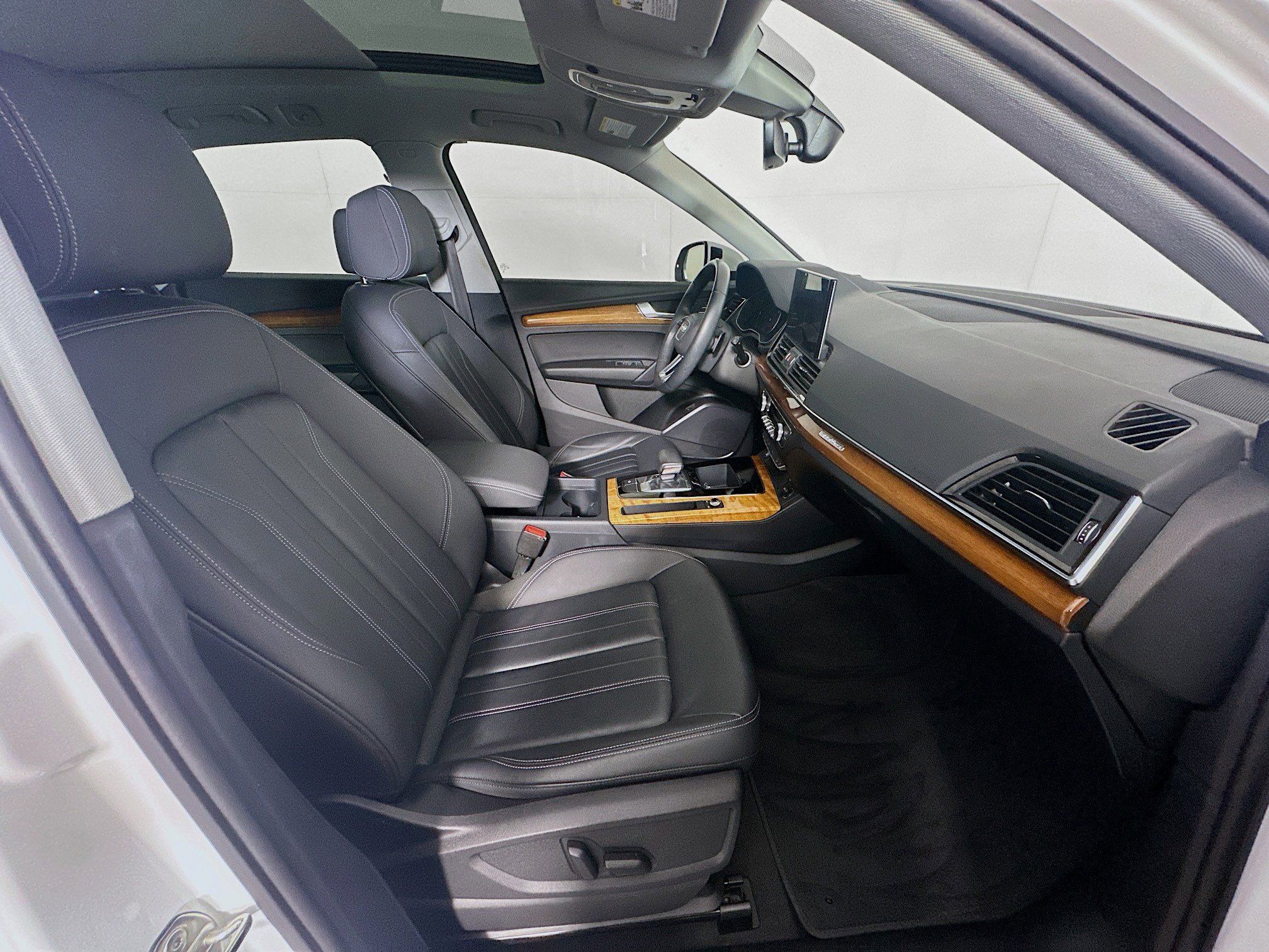 Used 2023 Audi Q5 2.0T Premium w/ Convenience Package image 33