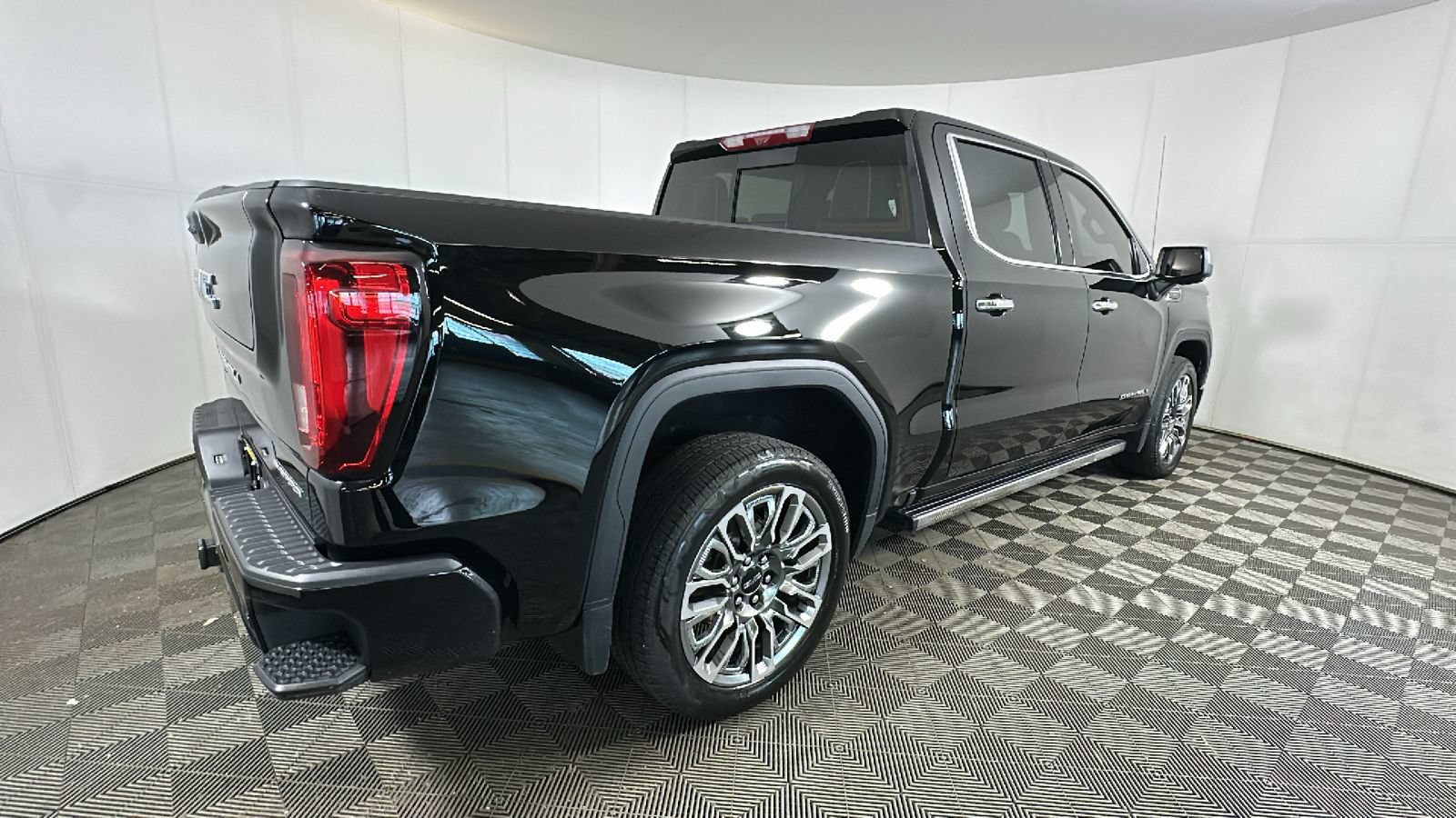Used 2025 GMC Sierra 1500 Denali Ultimate AWD/4WD video 4