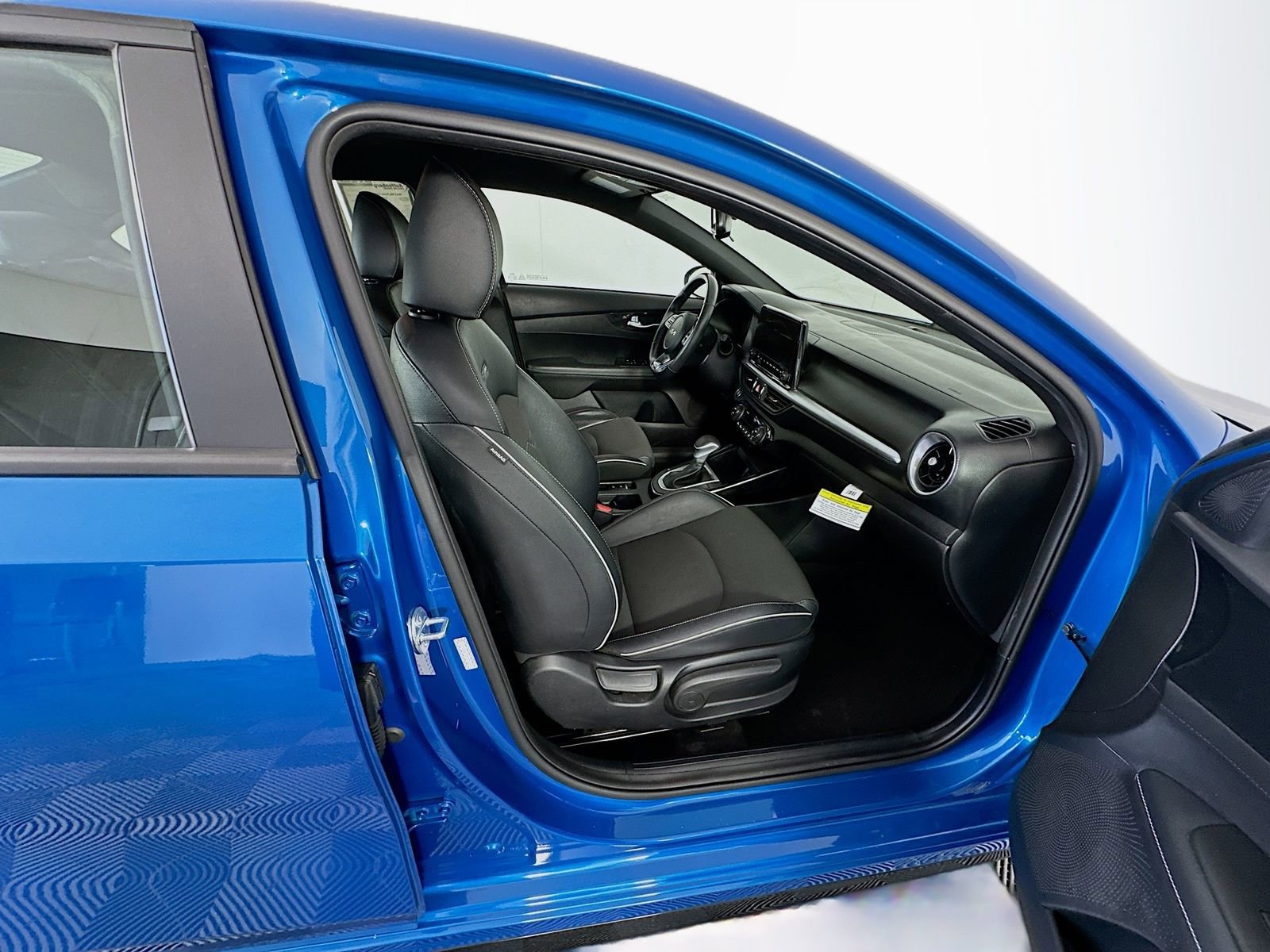 Used 2023 Kia Forte GT-Line w/ GT-Line Technology Package FWD image 26