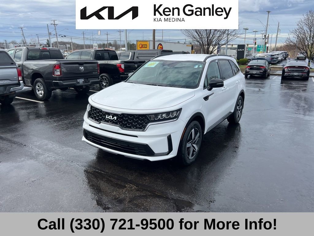 Certified 2023 Kia Sorento S image 3