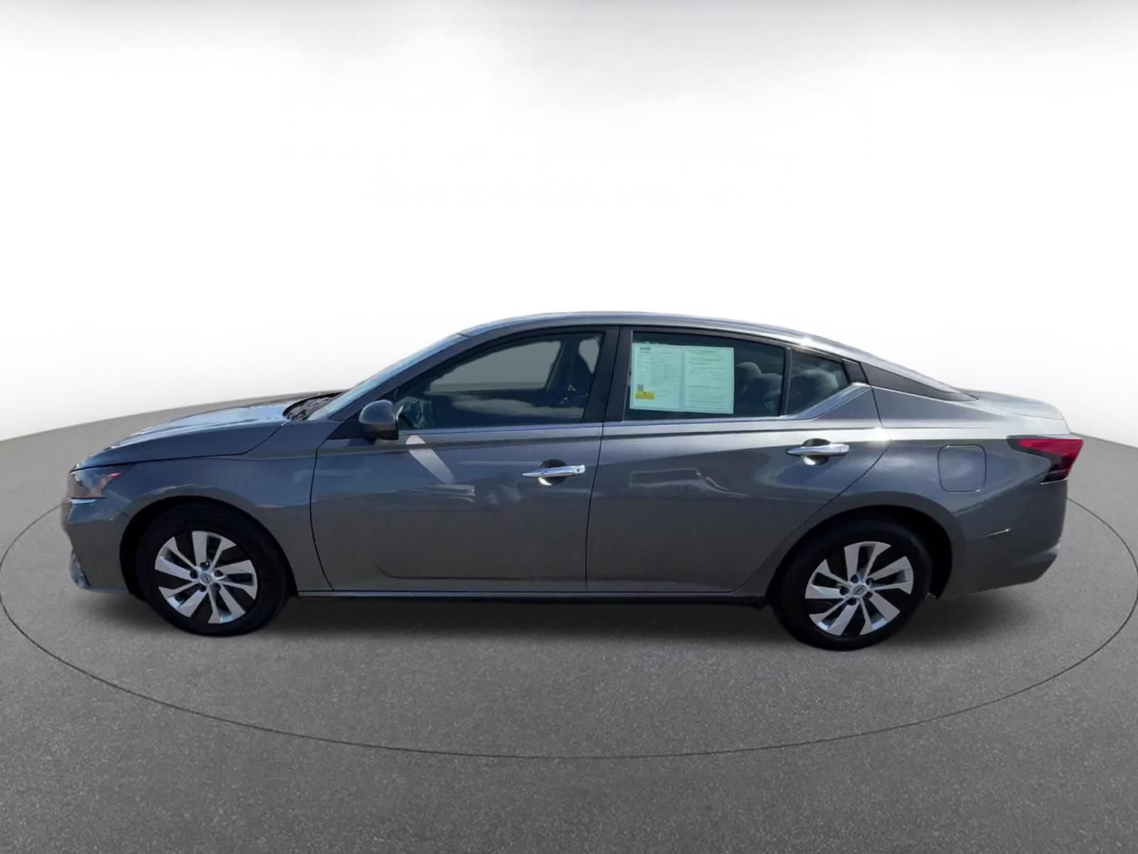 Used 2023 Nissan Altima 2.5 S FWD image 9
