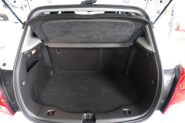 Used 2022 Chevrolet Trax LT w/ Premium Seat Package image 20