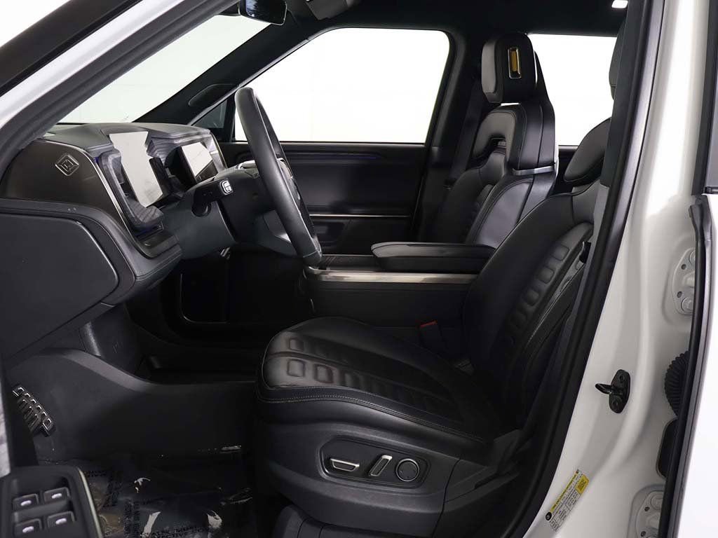 Used 2023 Rivian R1S Adventure image 32