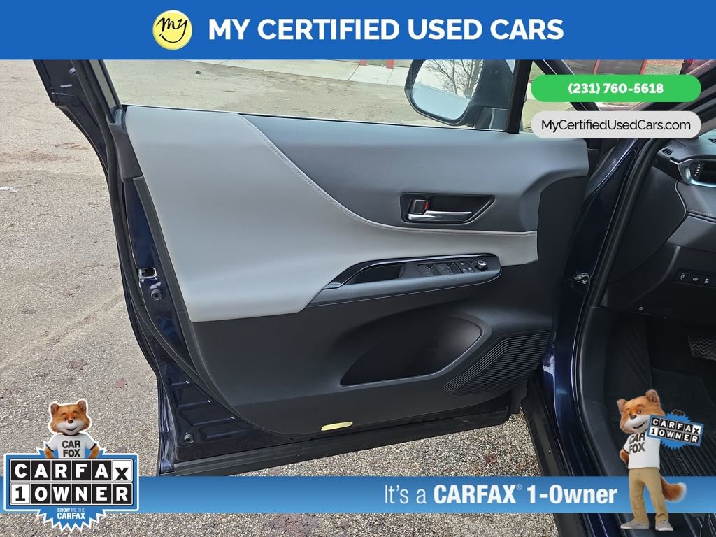 Used 2024 Toyota Venza LE image 9