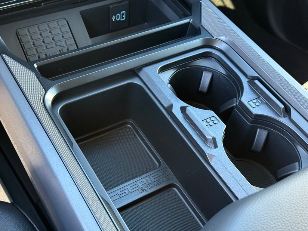 New 2026 Ford F250 Lariat w/ Black Appearance Package image 11