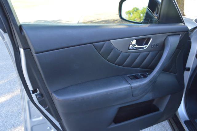 Used 2015 INFINITI QX70 2WD w/ Premium Package image 11