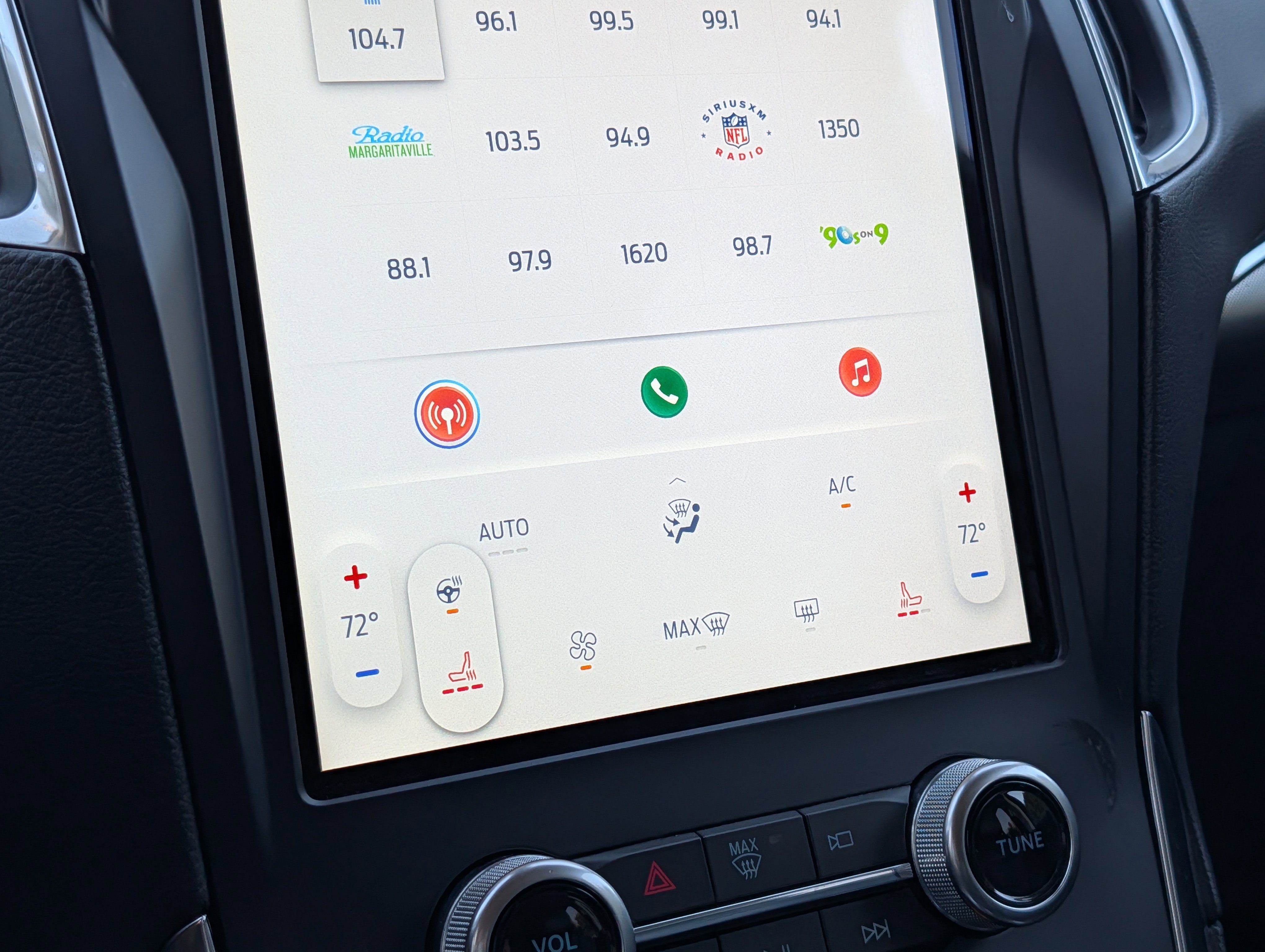 Certified 2022 Ford Edge Titanium image 17