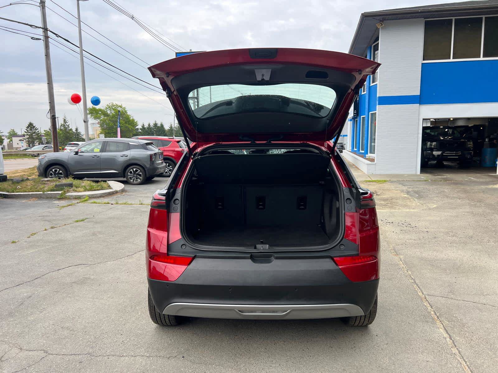 Certified 2023 Chevrolet Bolt EUV LT w/ Convenience Package FWD image 39