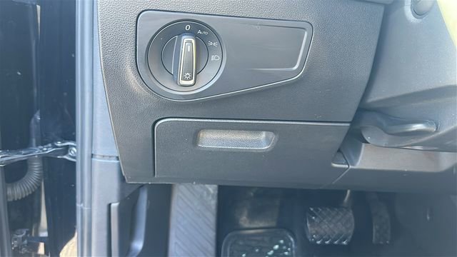 Used 2022 Volkswagen Tiguan SE image 16