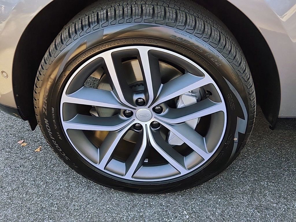 Used 2025 Land Rover Range Rover Long Wheelbase SE image 9