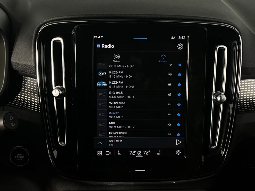 Used 2023 Volvo XC40 B5 Ultimate w/ Protection Package image 24