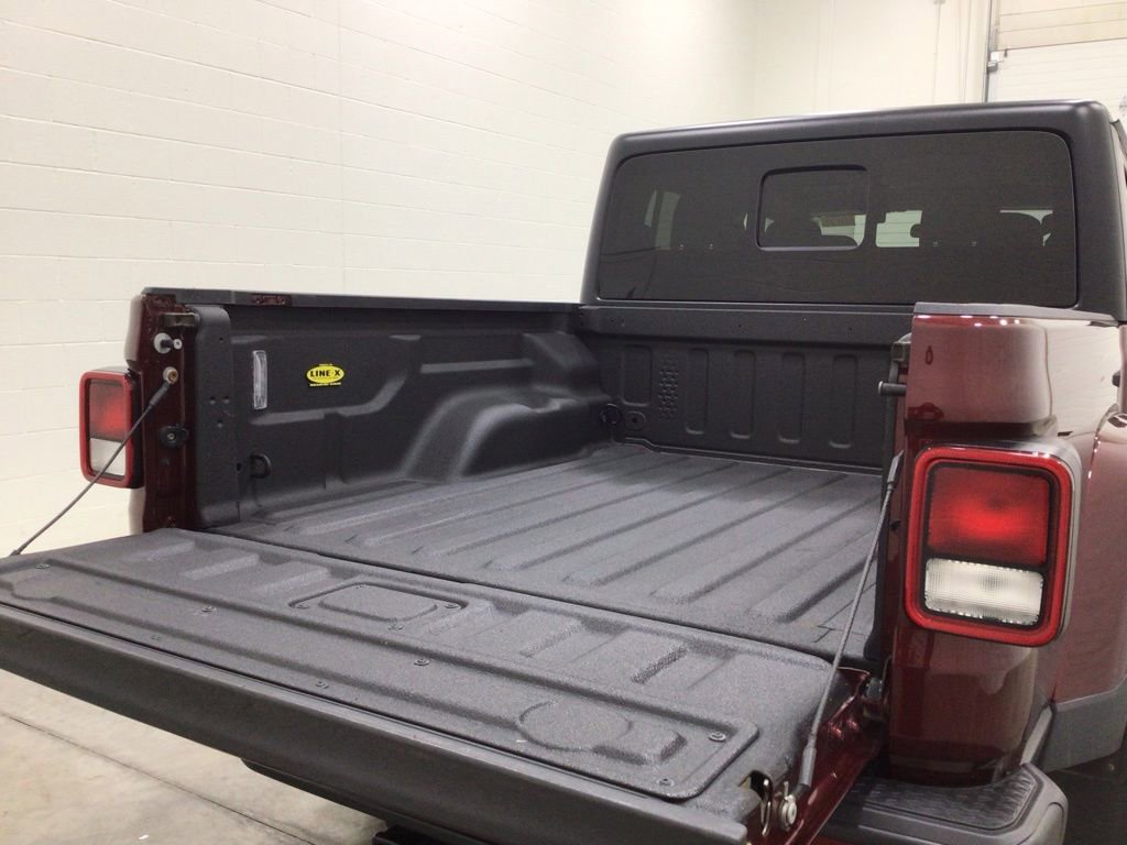 Used 2022 Jeep Gladiator Sport AWD/4WD image 23