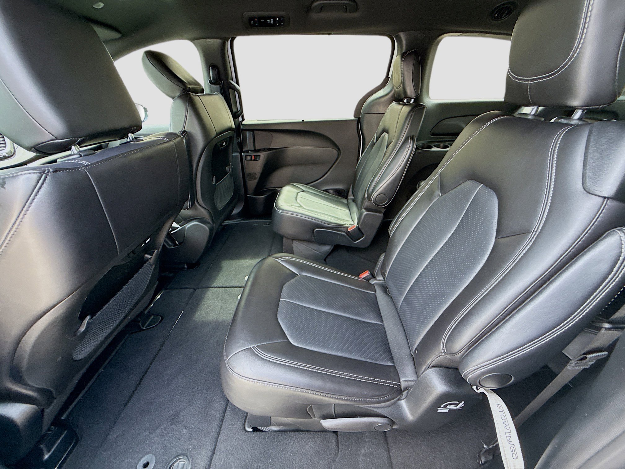 Used 2025 Chrysler Pacifica Select FWD image 23