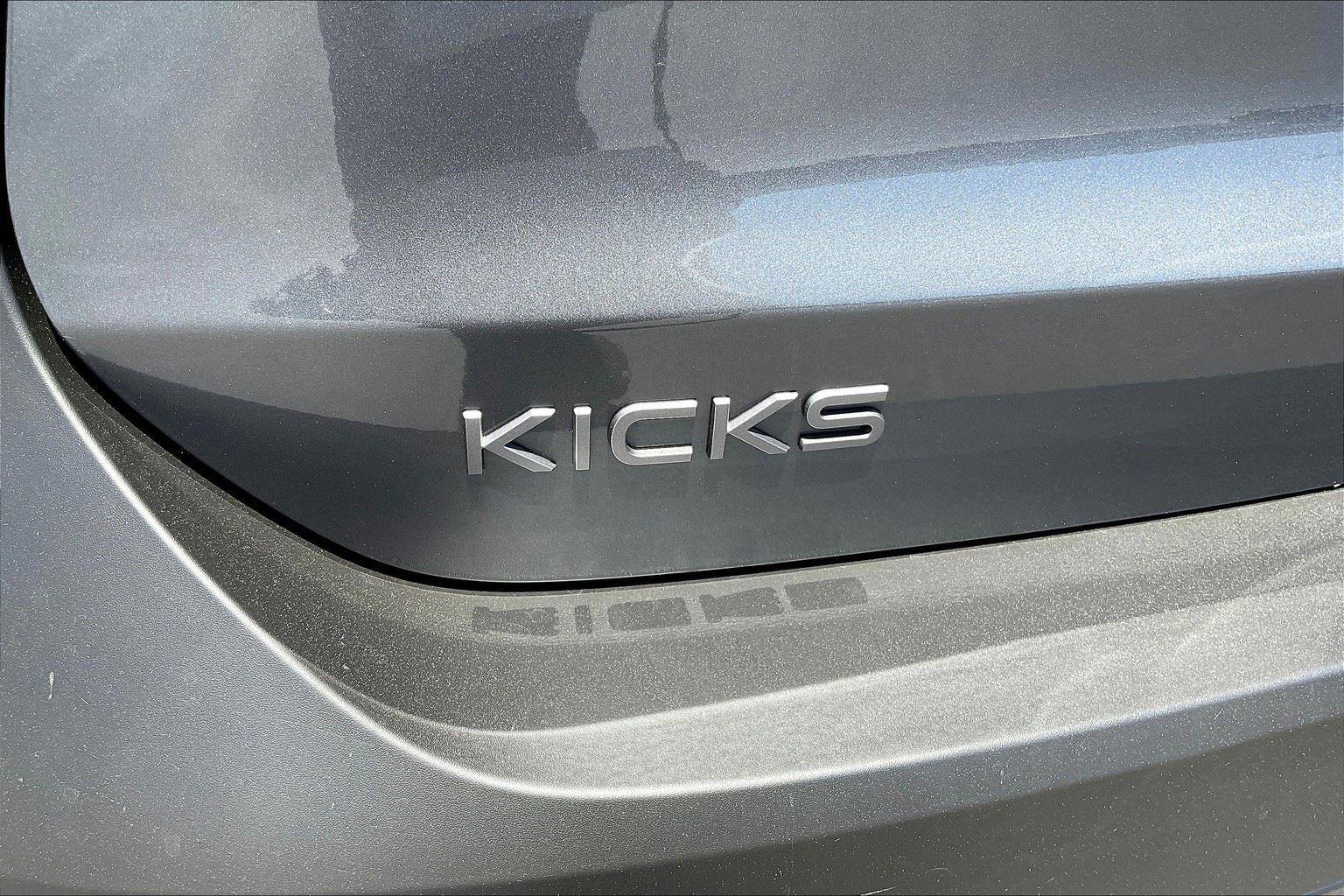 New 2025 Nissan Kicks SR image 13