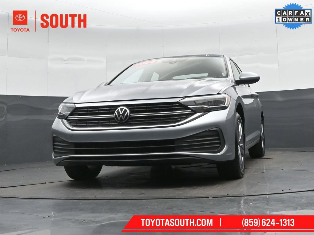 Used 2024 Volkswagen Jetta SE image 42