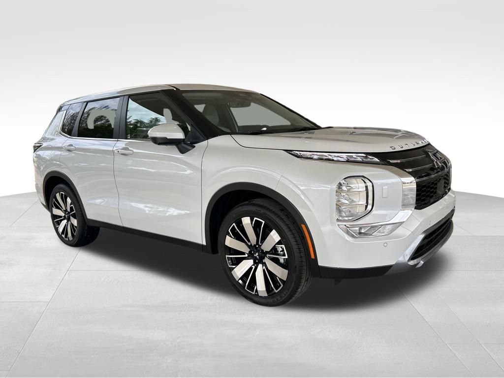 New 2026 Mitsubishi Outlander SE image 2