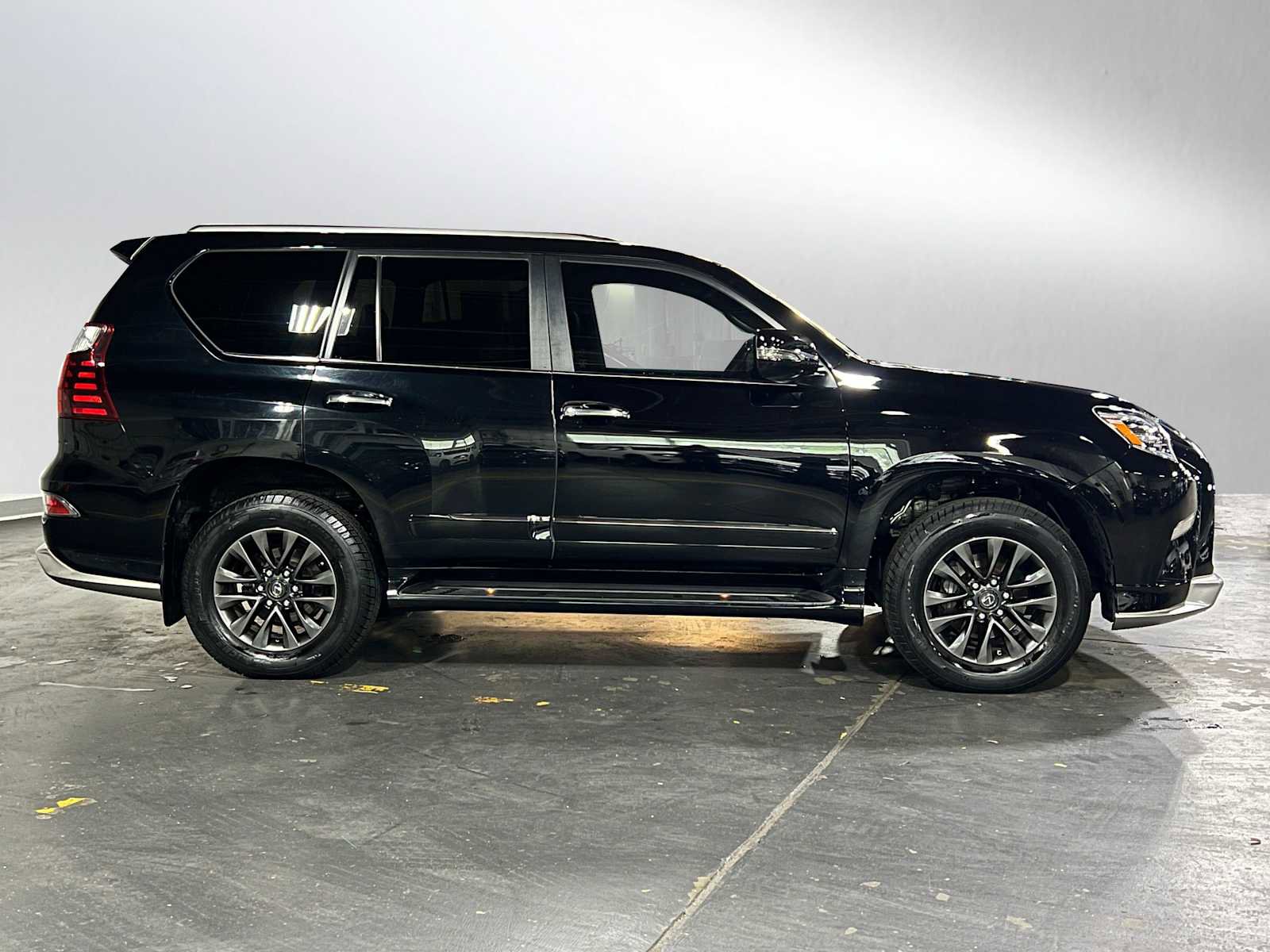 Used 2018 Lexus GX 460 Premium AWD/4WD image 2