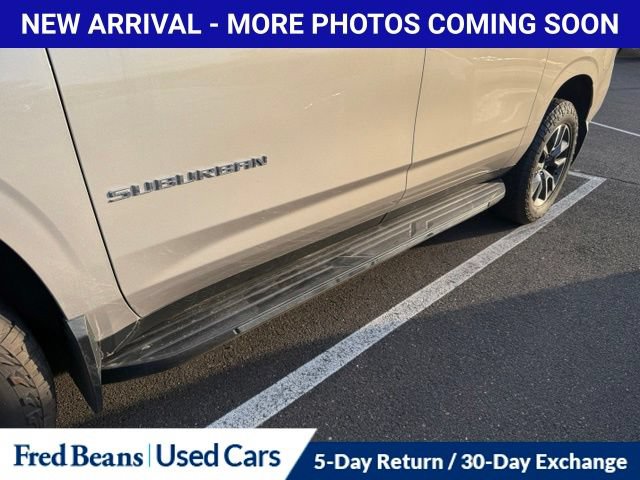 Used 2022 Chevrolet Suburban LT w/ Luxury Package AWD/4WD image 7