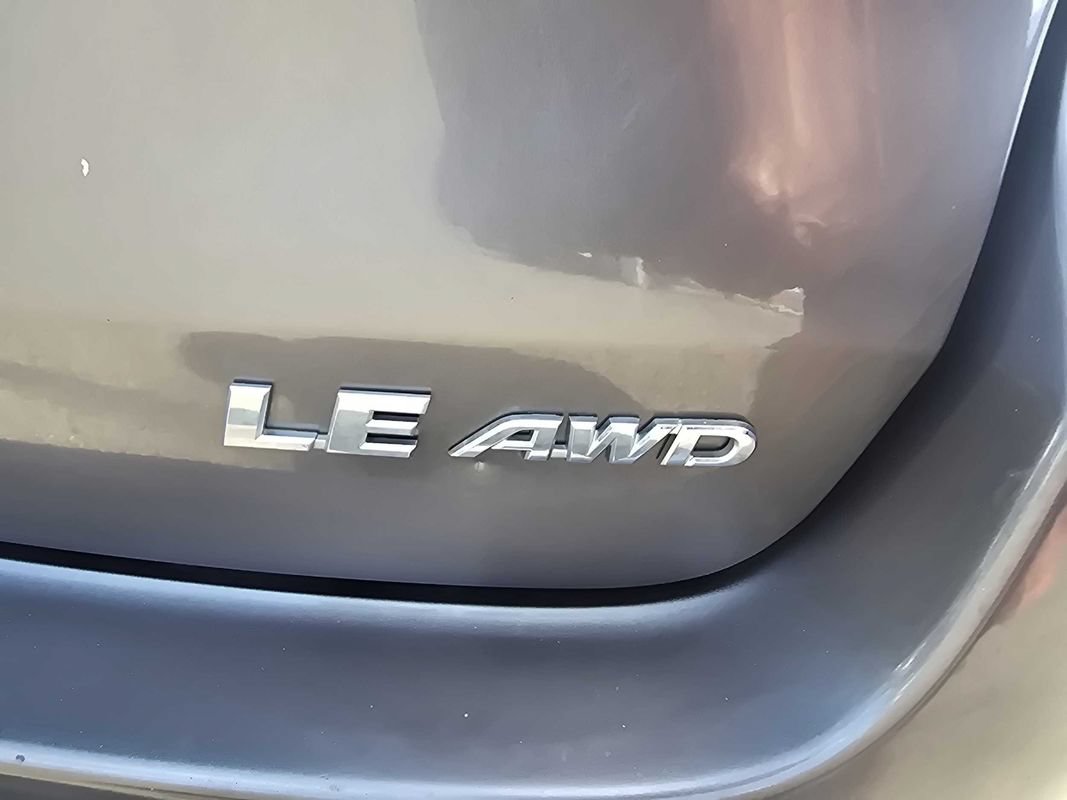 Used 2017 Toyota Highlander LE AWD/4WD image 17