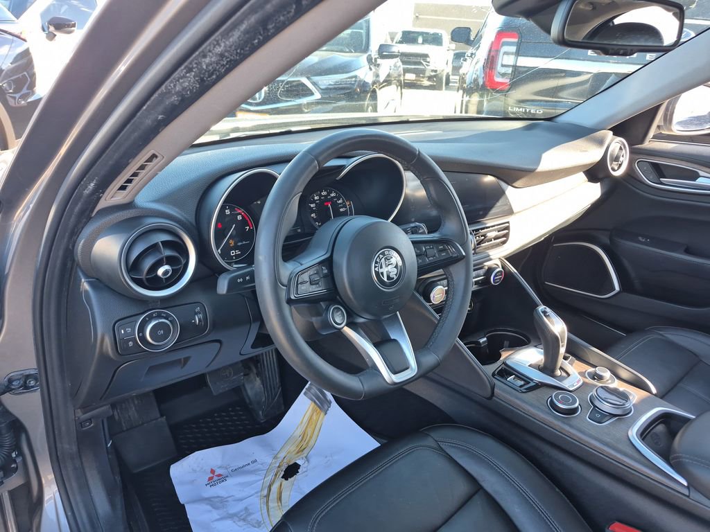 Used 2021 Alfa Romeo Giulia Ti image 6