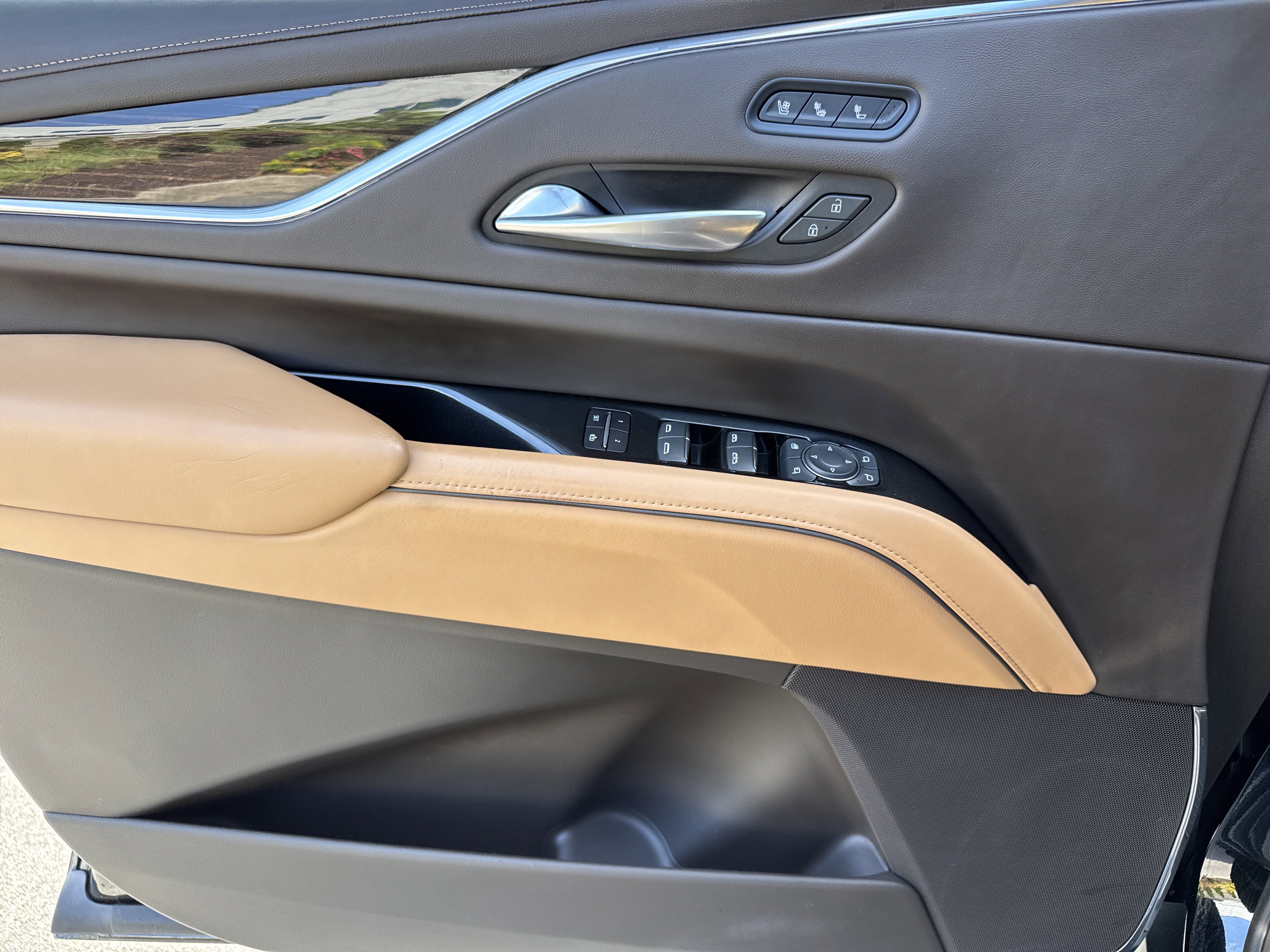 Used 2022 Cadillac Escalade Sport w/ Touring Package RWD image 14