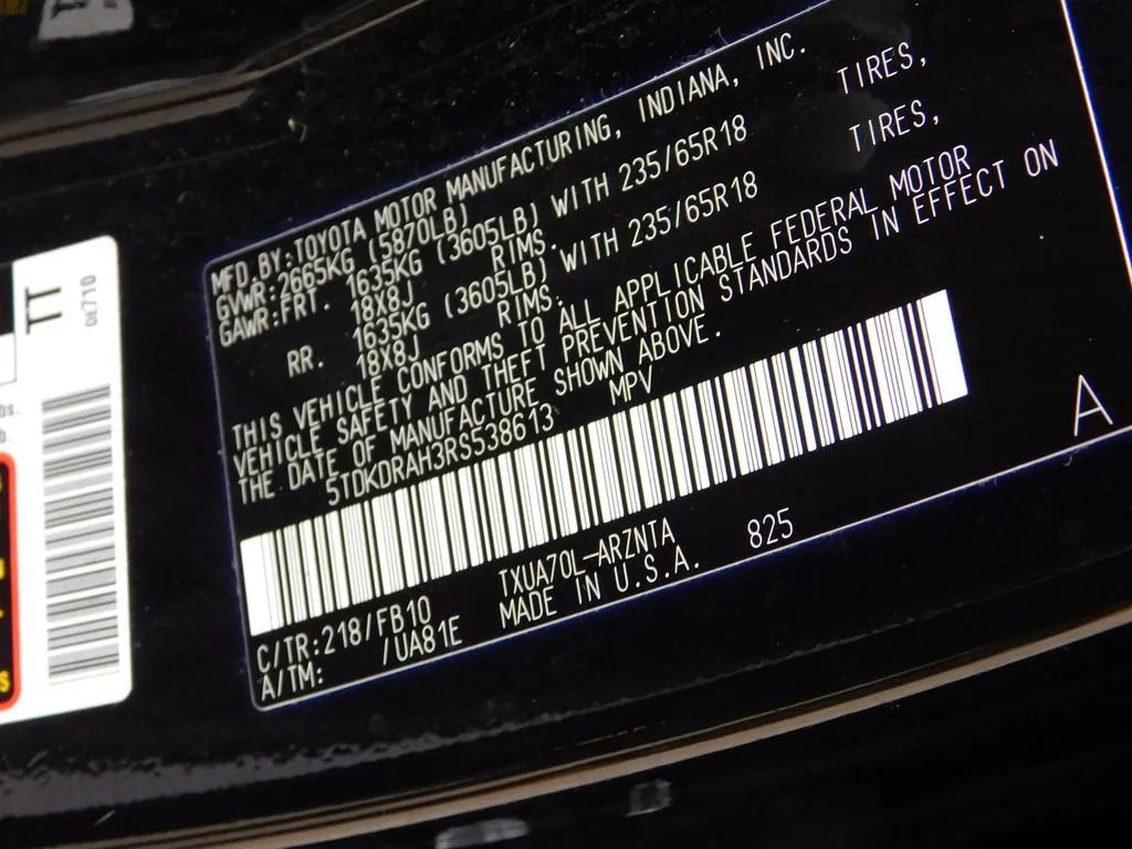 Used 2024 Toyota Highlander LE image 28