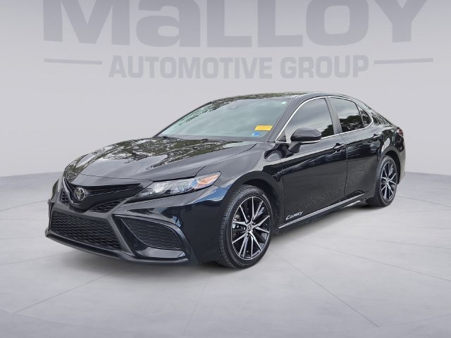 Used 2024 Toyota Camry SE FWD image 1