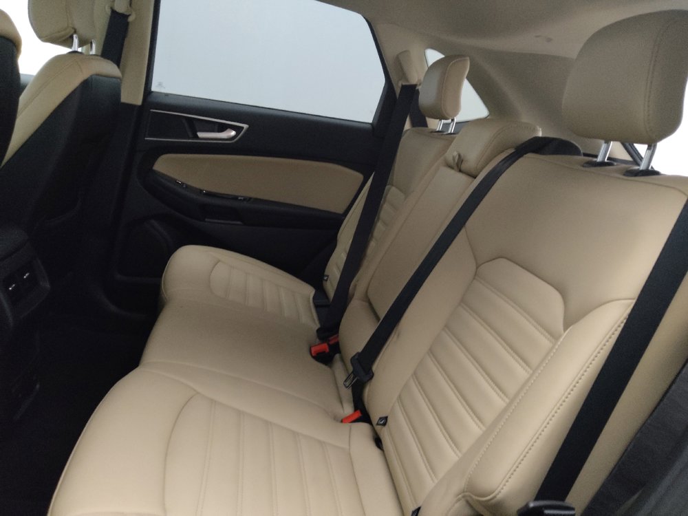 Used 2019 Ford Edge SEL w/ Equipment Group 201A FWD image 18