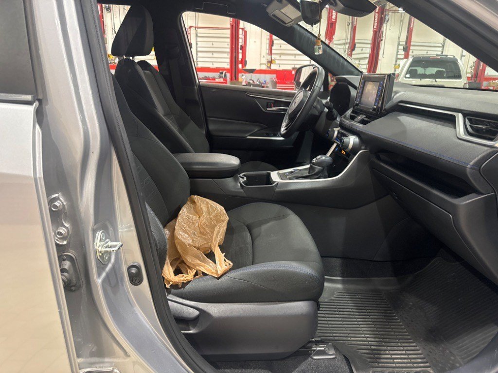 Used 2022 Toyota RAV4 SE AWD/4WD image 41