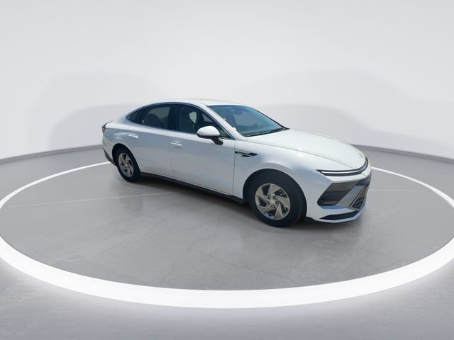 Used 2025 Hyundai Sonata SE FWD image 2