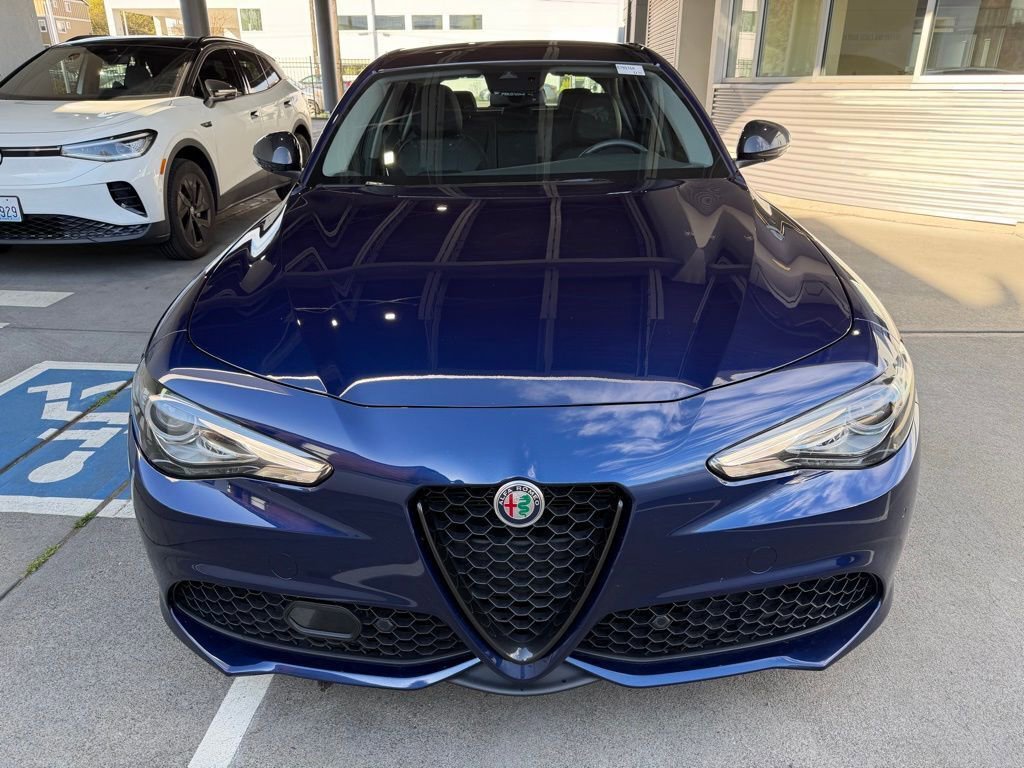 Used 2020 Alfa Romeo Giulia AWD w/ Quick Order Package 22J Sport image 2