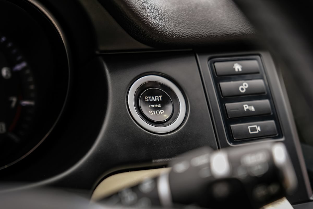 Used 2015 Land Rover Discovery Sport HSE Luxury AWD/4WD image 19
