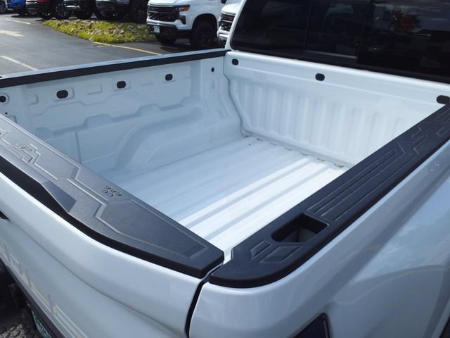 Used 2024 Chevrolet Colorado LT w/ LT Convenience Package II RWD image 8