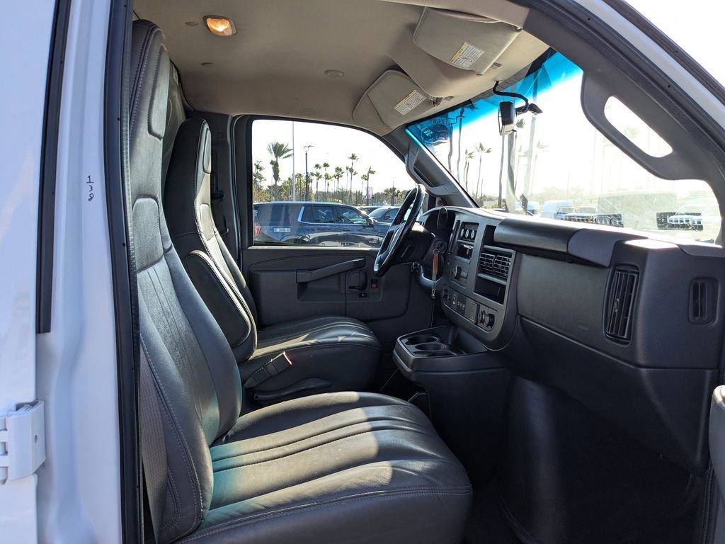 Used 2022 Chevrolet Express 2500 w/ Driver Convenience Package image 15