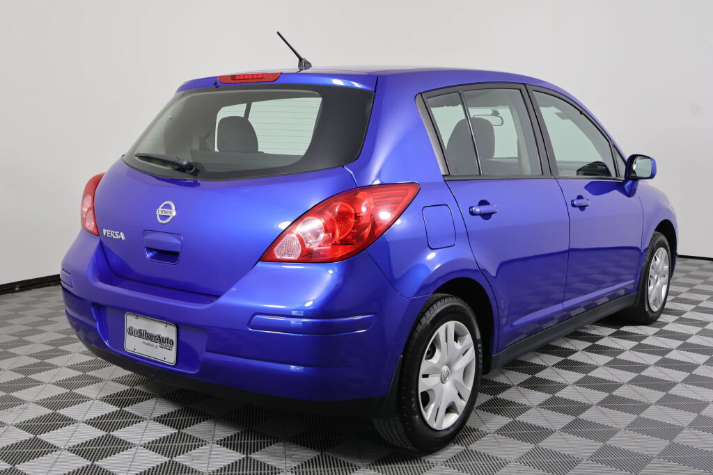 Used 2011 Nissan Versa 1.8 S w/ PWR Plus Pkg FWD image 2