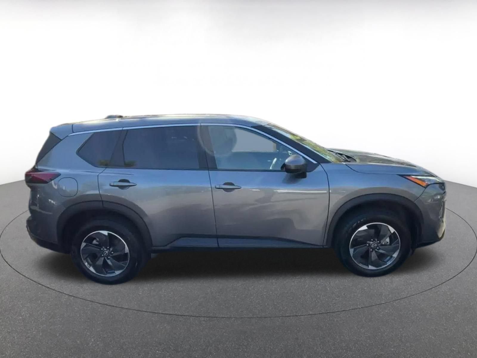 Used 2025 Nissan Rogue SV AWD/4WD image 15