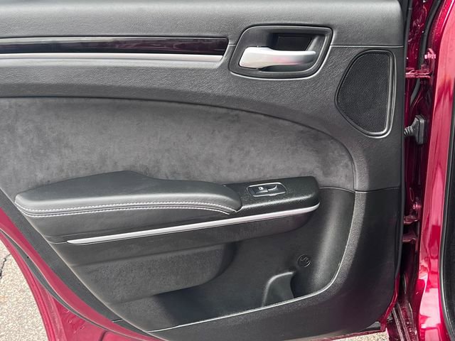 Used 2023 Chrysler 300 C image 37