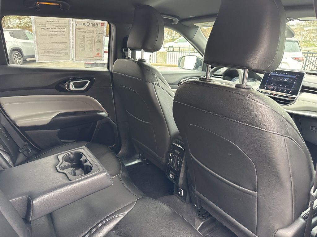 Used 2025 Jeep Compass Limited AWD/4WD image 25