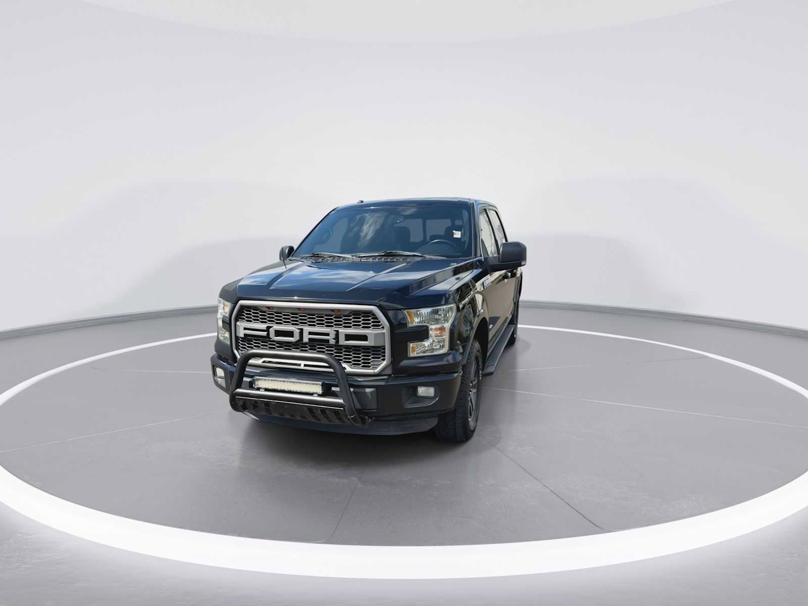 Used 2016 Ford F150 XLT w/ Equipment Group 302A Luxury AWD/4WD image 3