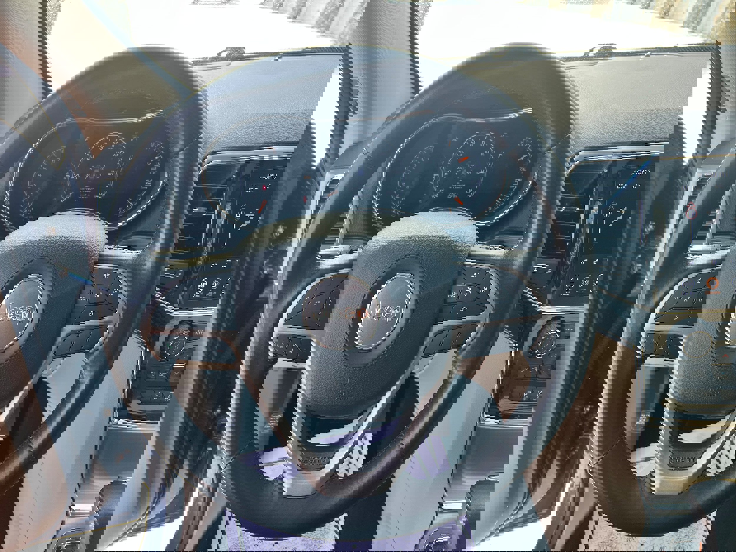 Used 2020 Jeep Grand Cherokee Limited image 13