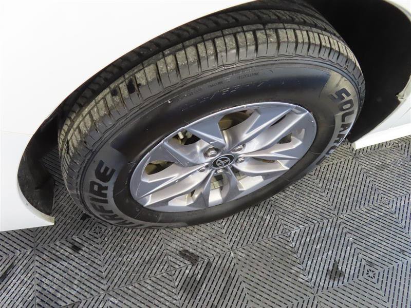 Used 2024 Toyota Sienna LE image 8