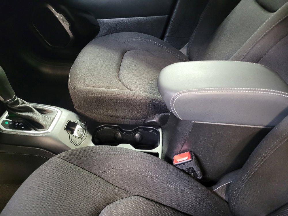 Used 2023 Jeep Renegade Latitude AWD/4WD image 26