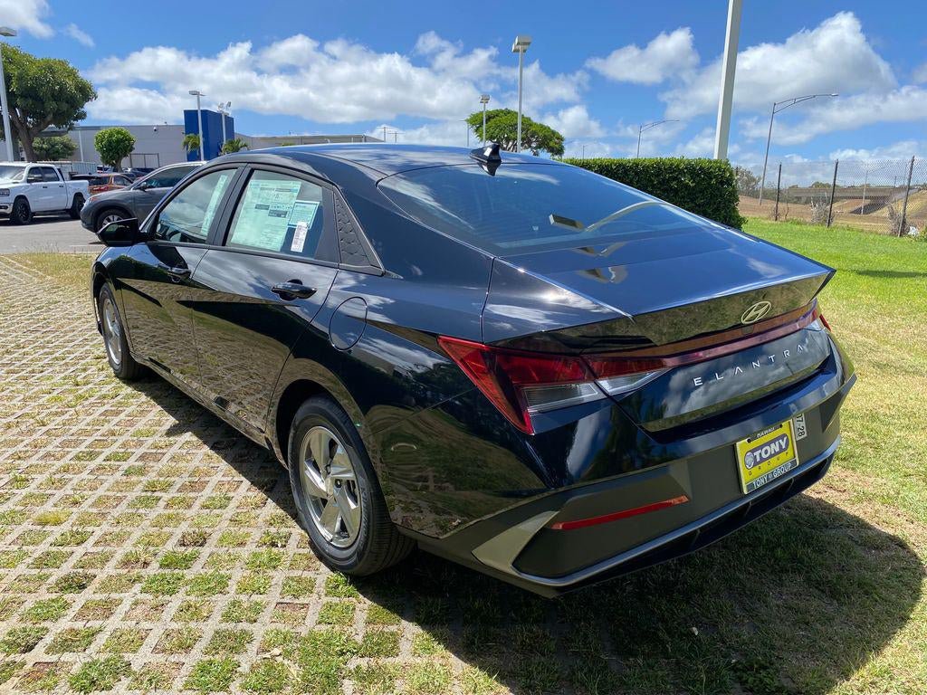New 2026 Hyundai Elantra SE FWD image 23