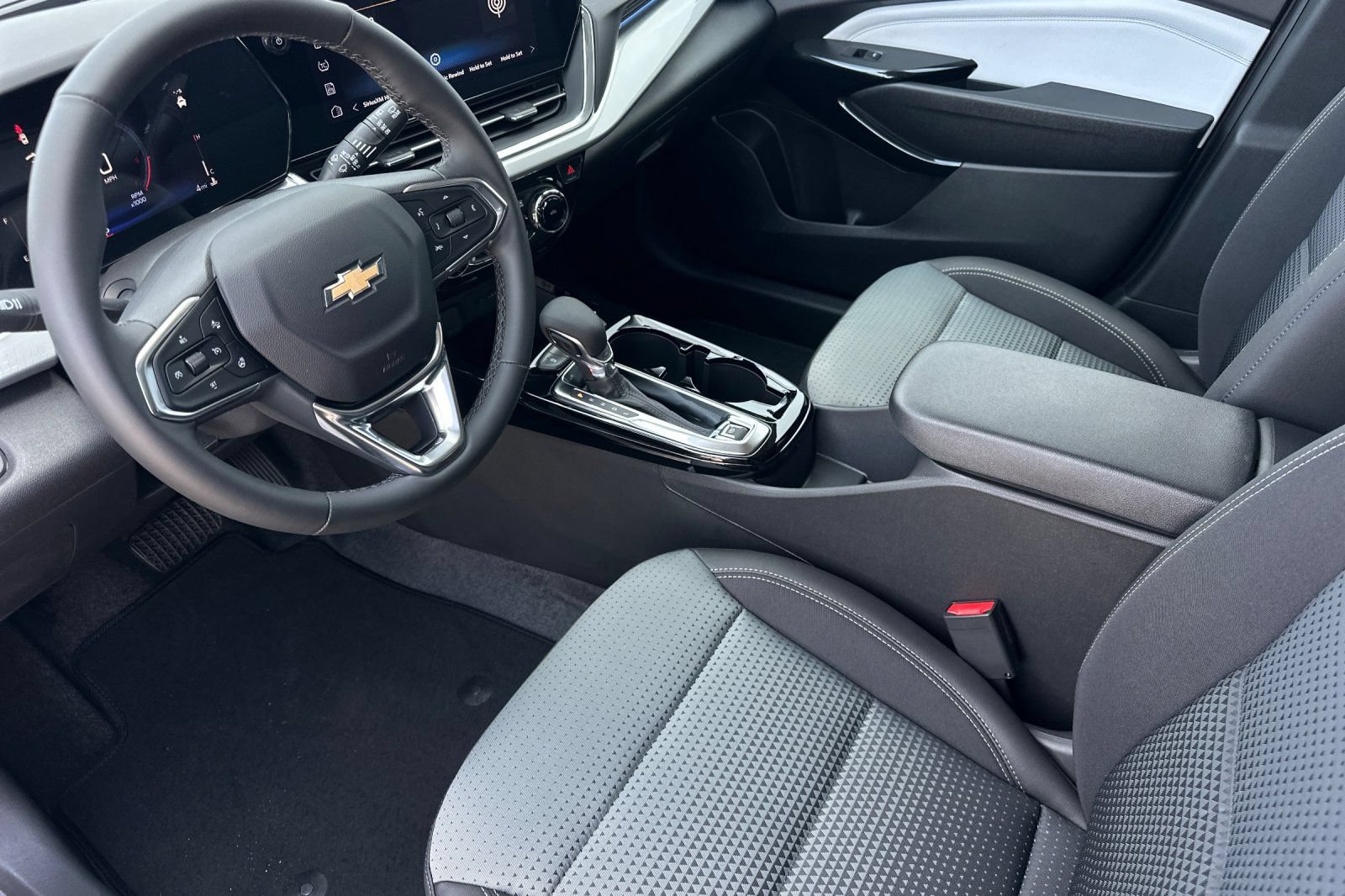 New 2026 Chevrolet Trax LT FWD image 10
