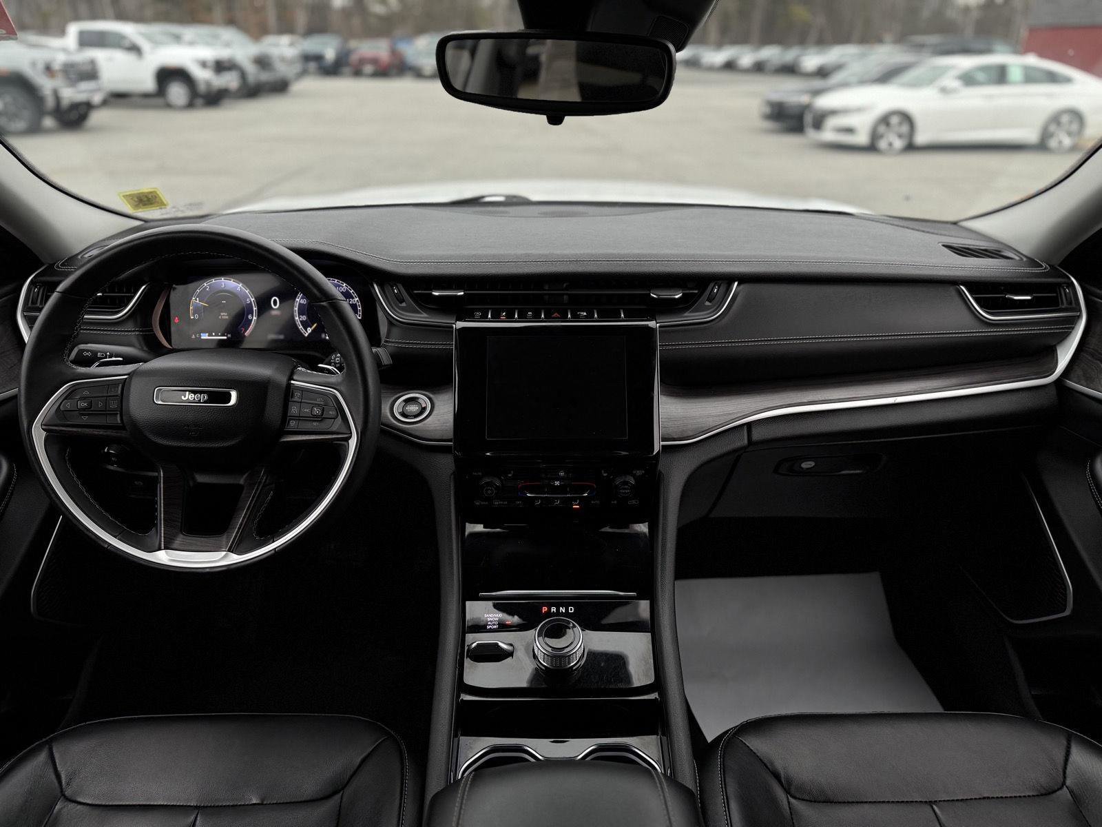 Used 2022 Jeep Grand Cherokee Limited image 23