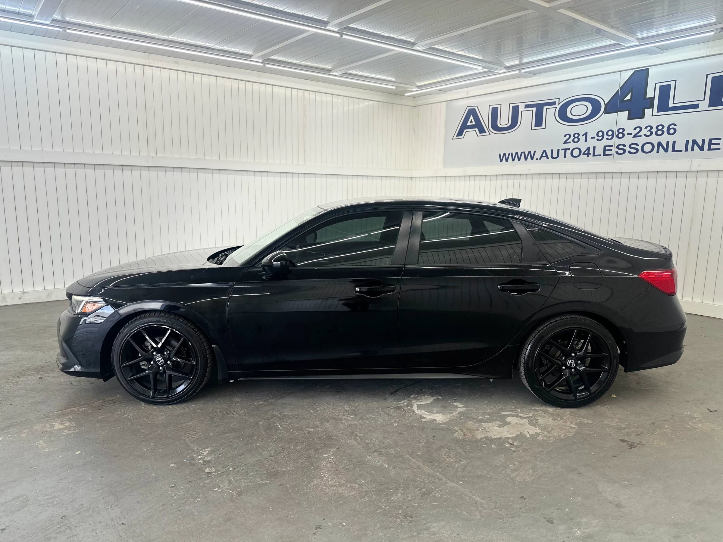Used 2023 Honda Civic Sport image 8