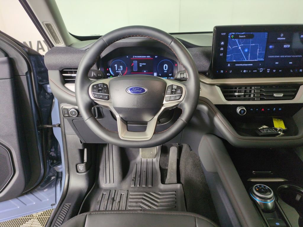 Used 2025 Ford Explorer Active w/ Active Comfort Package AWD/4WD image 16